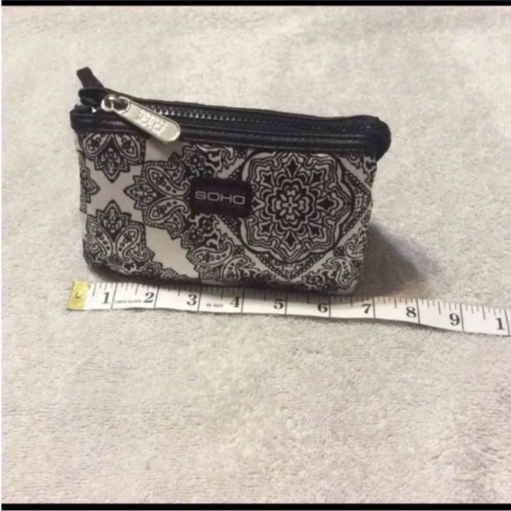 LONDON SOHO NEW YORK Black And White Paisley Wristlet